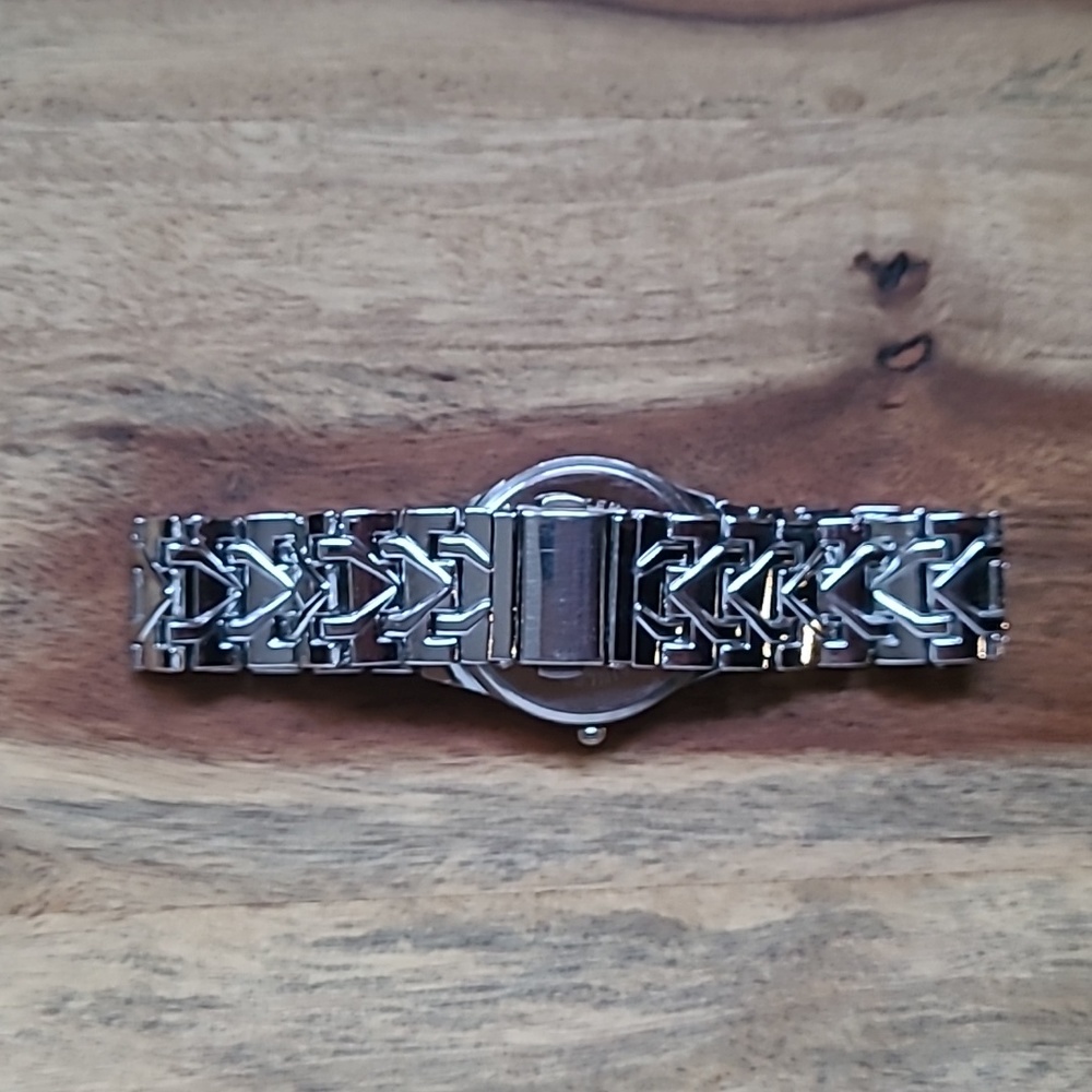 Quartz Watch - Picture 5 of 8